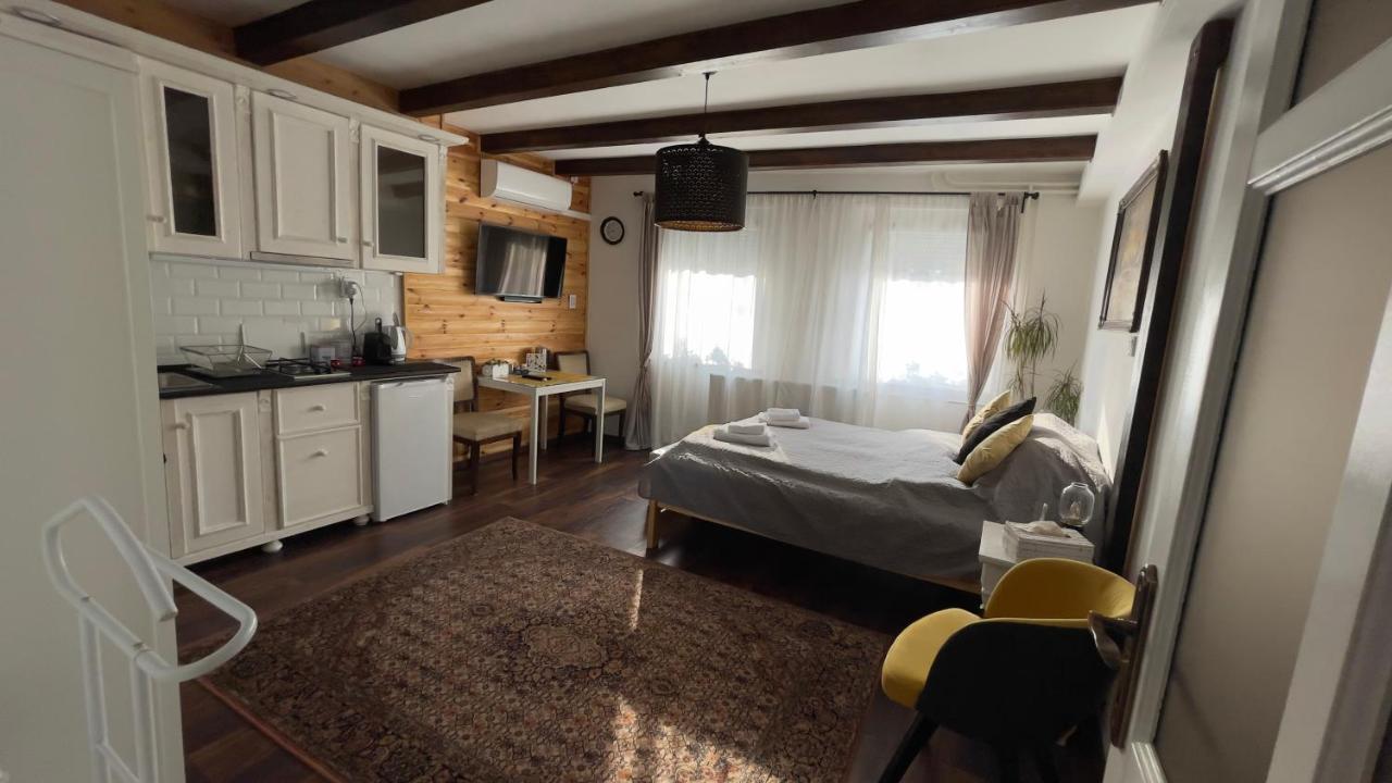 Kisház Apartman Eger Esterno foto