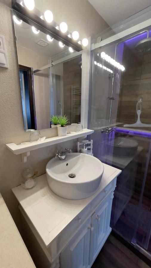 Kisház Apartman Eger Esterno foto