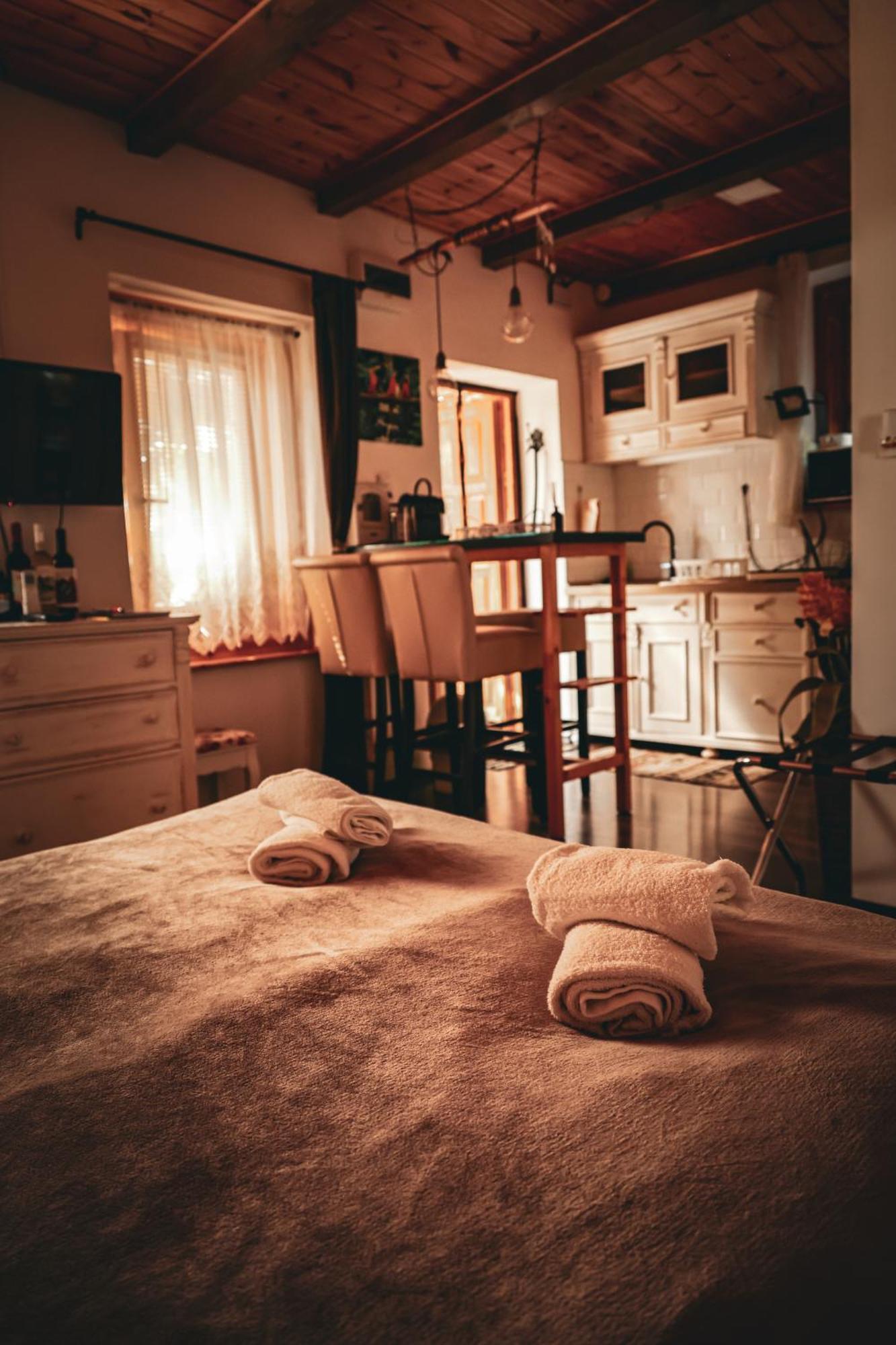 Kisház Apartman Eger Esterno foto