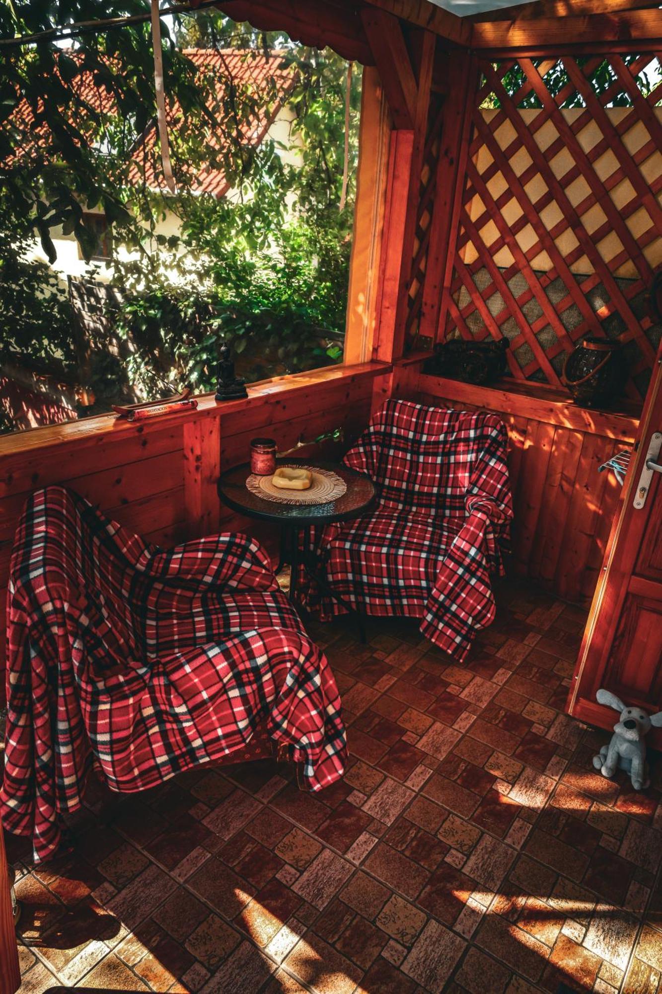 Kisház Apartman Eger Esterno foto