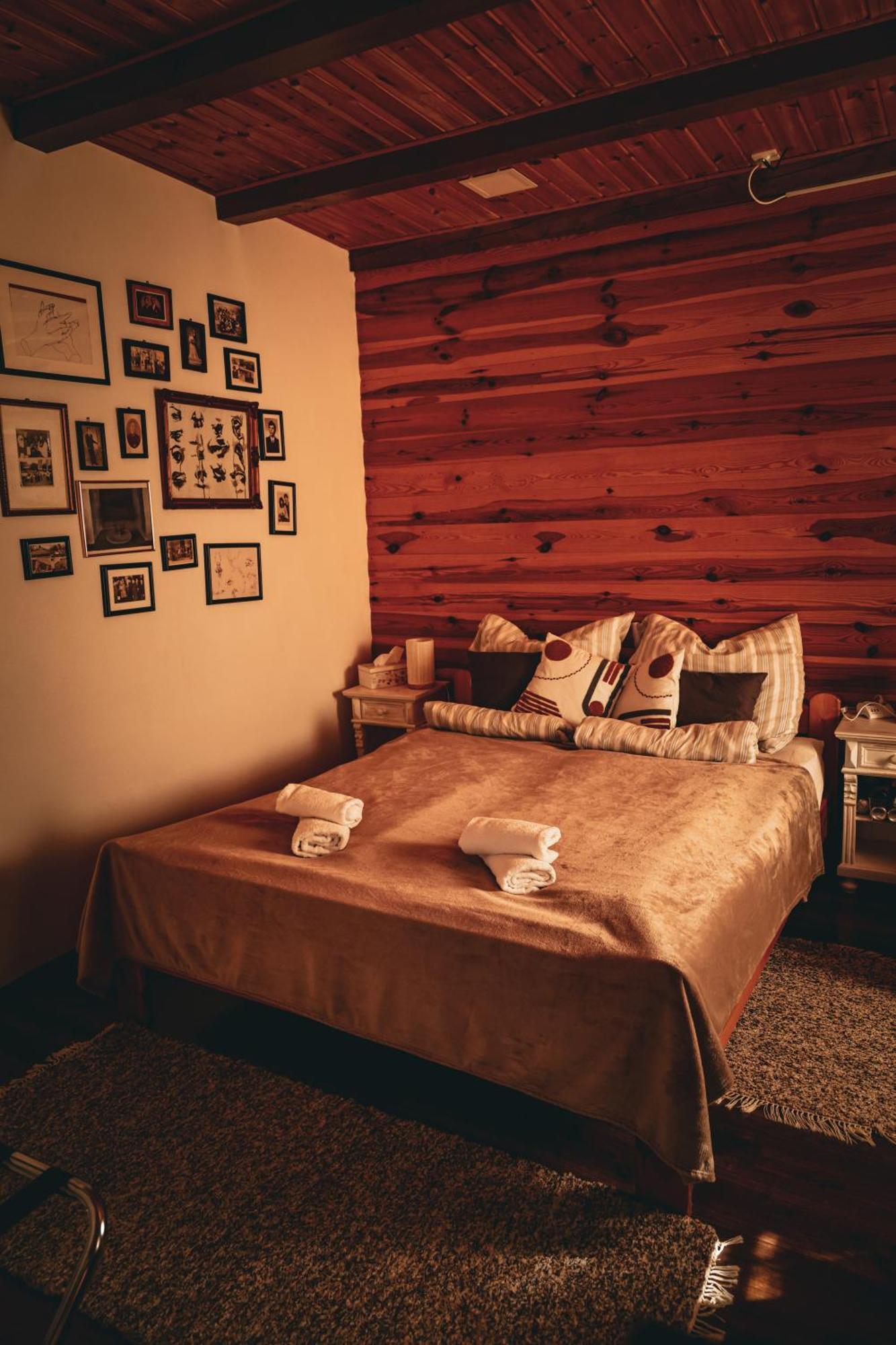 Kisház Apartman Eger Esterno foto