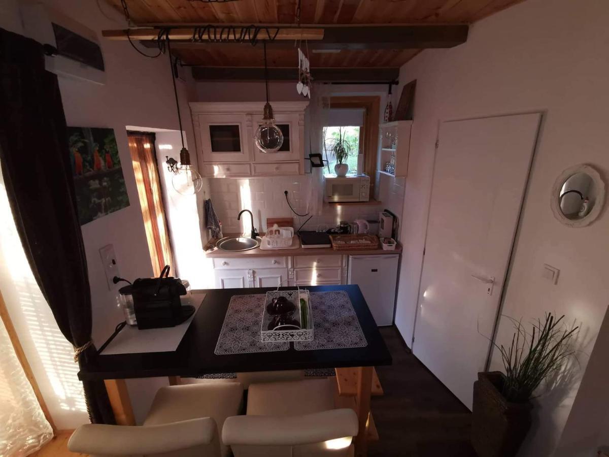 Kisház Apartman Eger Esterno foto