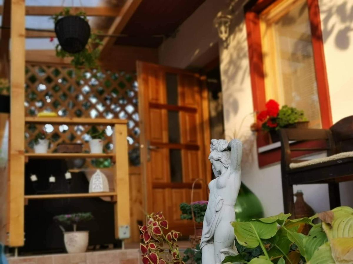 Kisház Apartman Eger Esterno foto